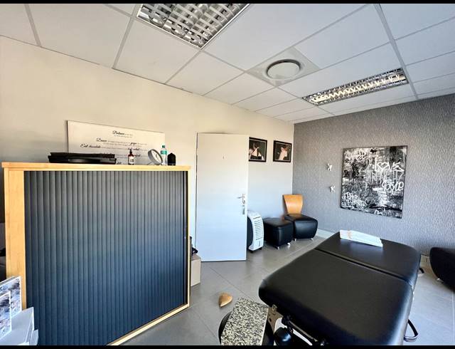 67M² OFFICE FOR SALE IN BALLITO CENTRAL